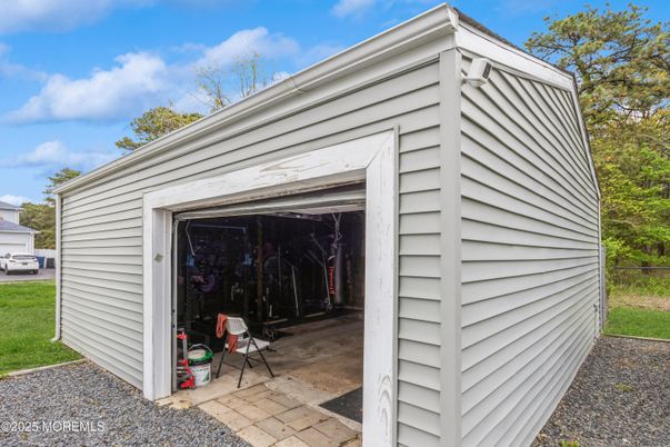 Detached Garage, Exterior