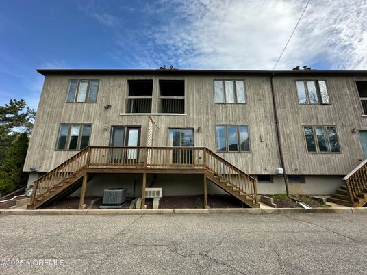Exterior, Facade, Brick Facade, Rowhouse
