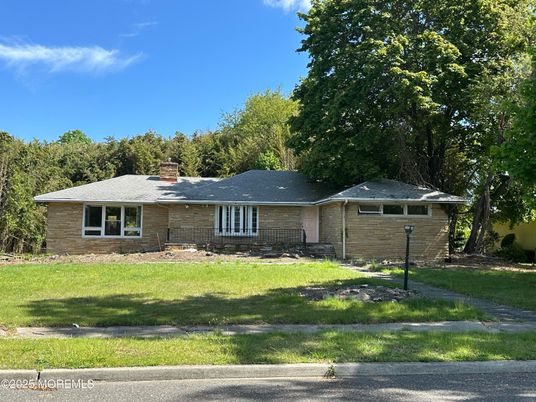 Backyard, Exterior, Facade, Ranch