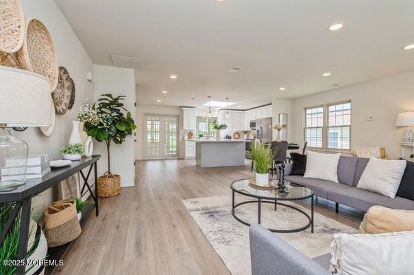 Interior, Kitchen, Living room, Pendant Lights, Recessed Lighting, Wood Texture Flooring