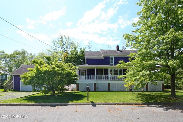 Detached Garage, Exterior, Facade, American Foursquare