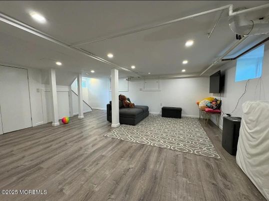 Interior, Recessed Lighting, Wood Texture Flooring