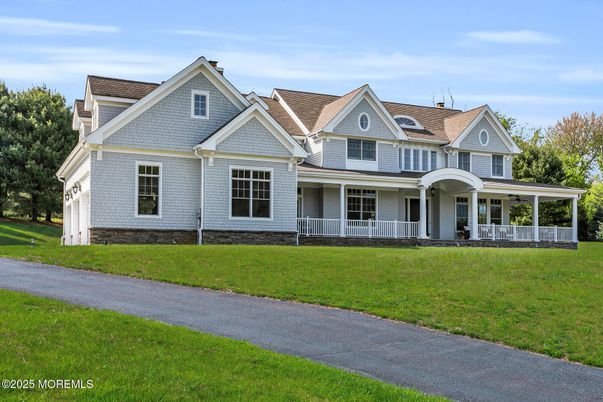 Exterior, Facade, Farmhouse
