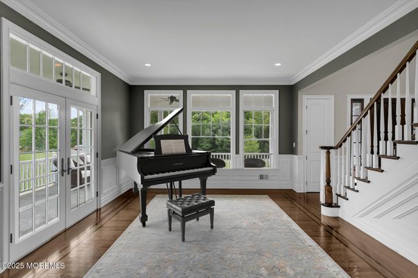 Interior, Piano, Recessed Lighting, Wood Texture Flooring