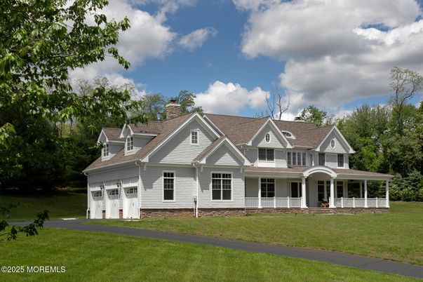 Attached, Exterior, Facade, Farmhouse