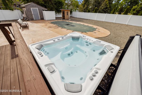 Exterior, Hot Tub