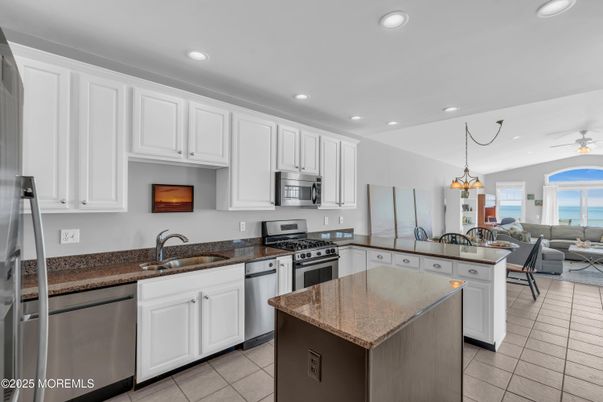 Dining room, Interior, Kitchen, Living room, Pendant Lights, Recessed Lighting, Stainless Steel Appliances