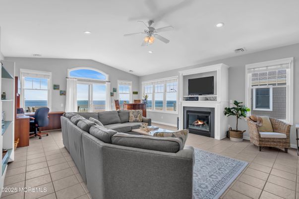 Fireplace, Interior, Living room, Recessed Lighting, Water