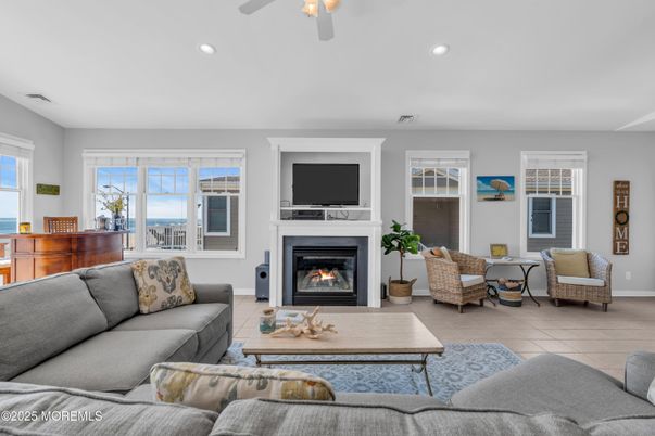 Fireplace, Interior, Living room, Recessed Lighting