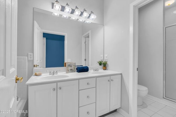 Bathroom, Dual Sink Vanities, Interior
