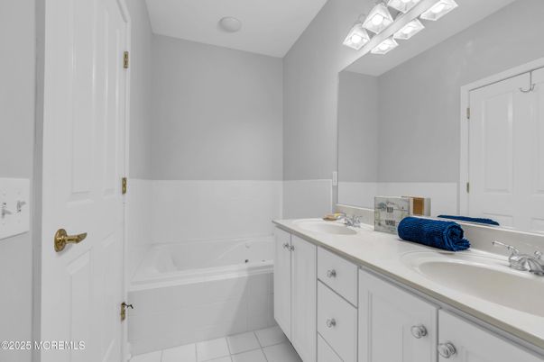 Bathroom, Dual Sink Vanities, Interior