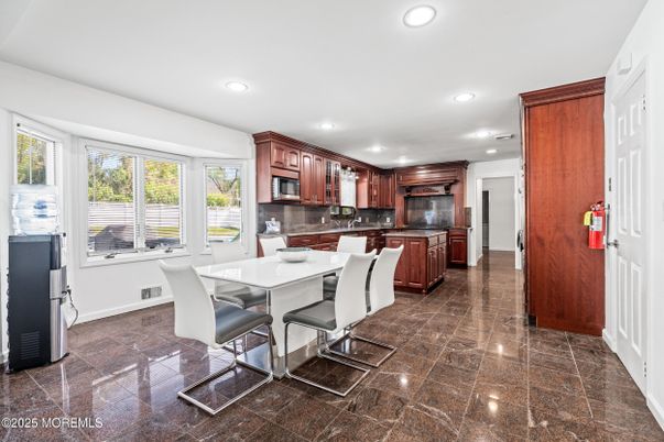 Dining room, Interior, Kitchen, Recessed Lighting