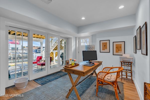 Home Office, Interior, Recessed Lighting, Wood Texture Flooring