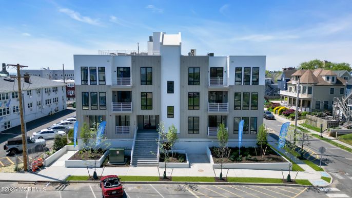Exterior, Facade, Condo Building