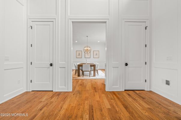 Chandelier, Dining room, Interior, Pendant Lights, Recessed Lighting, Wood Texture Flooring