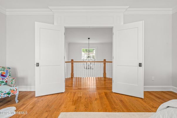 Interior, Pendant Lights, Wood Texture Flooring