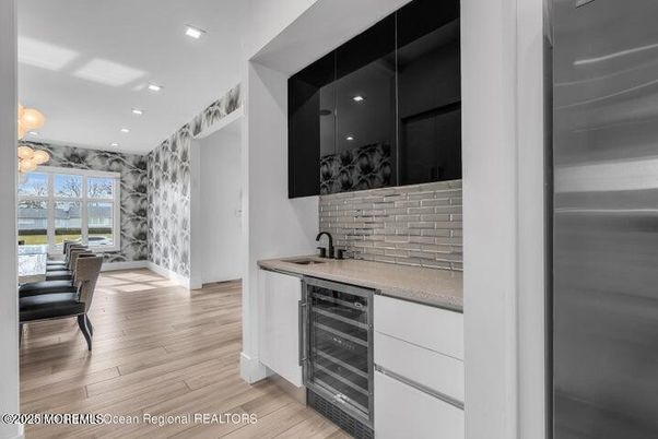 Dining room, Interior, Kitchen, Pendant Lights, Recessed Lighting, Wood Texture Flooring