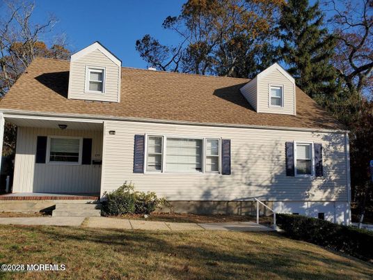 Exterior, Facade, Cape Cod