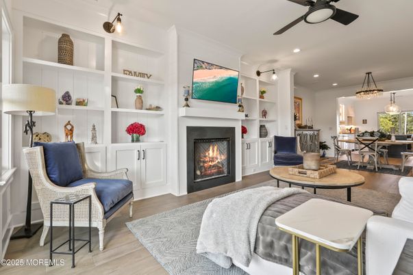Dining room, Fireplace, Interior, Pendant Lights, Recessed Lighting, Wood Texture Flooring