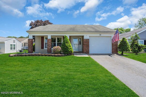 Attached, Exterior, Facade, Brick Facade, Ranch