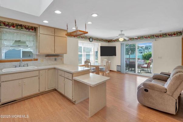 Dining room, Interior, Kitchen, Recessed Lighting, Wood Texture Flooring
