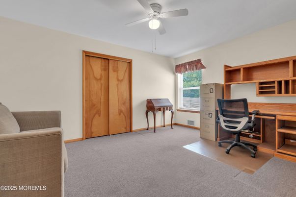 Home Office, Interior