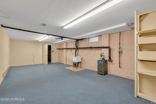 Garage, Interior