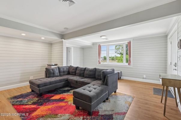 Interior, Living room, Recessed Lighting, Wood Texture Flooring