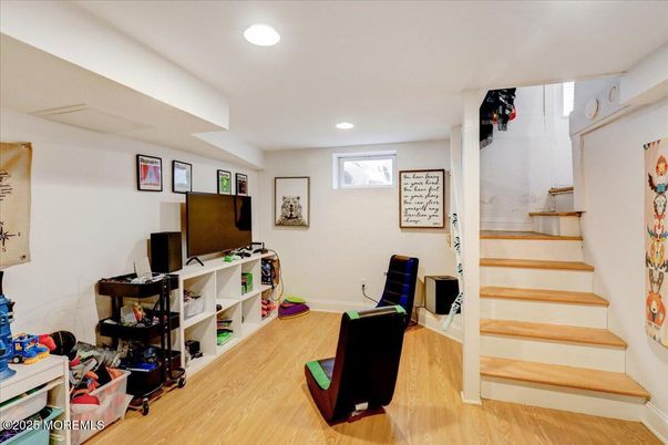 Interior, Recessed Lighting, Wood Texture Flooring
