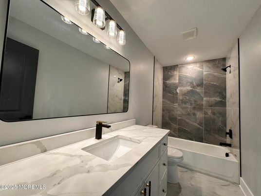 Bathroom, Interior, Recessed Lighting