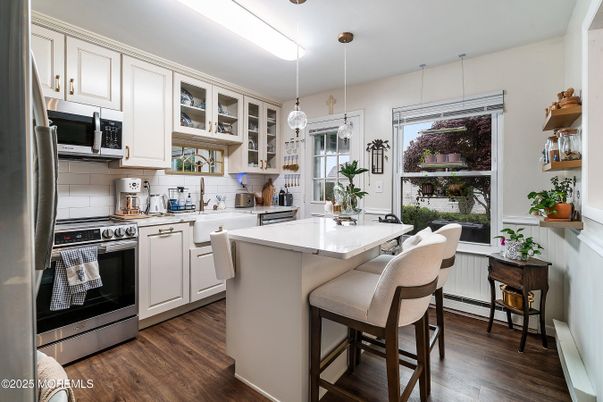 Interior, Kitchen, Pendant Lights, Wood Texture Flooring