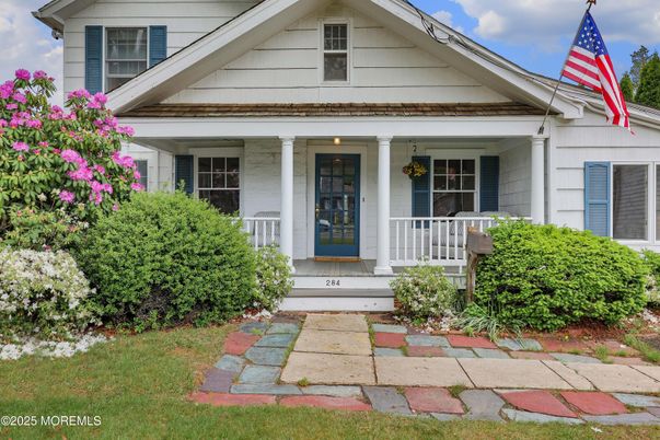 Exterior, Facade, American Craftsman