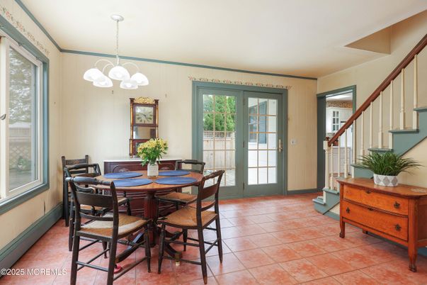 Chandelier, Dining room, Interior, Pendant Lights