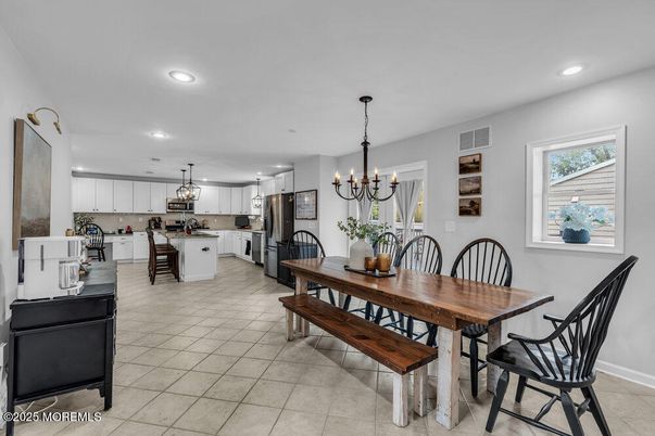Chandelier, Dining room, Interior, Kitchen, Pendant Lights, Recessed Lighting, Stainless Steel Appliances
