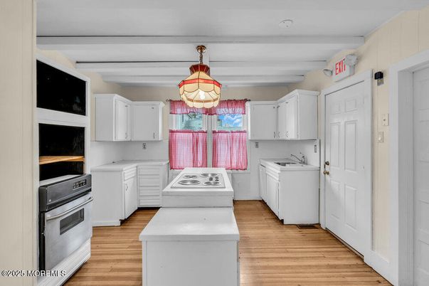 Interior, Kitchen, Pendant Lights, Wood Texture Flooring