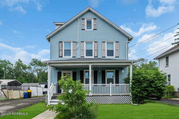 Exterior, Facade, Queen Anne Victorian