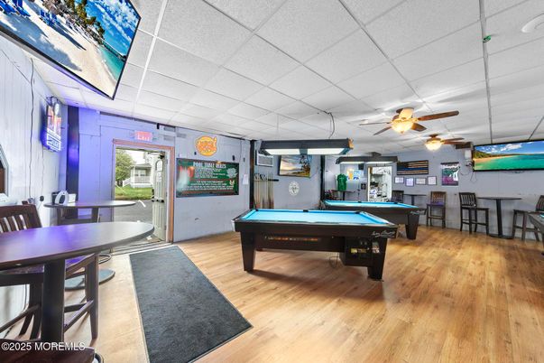 Billiard Table, Game Room, Interior, Wood Texture Flooring