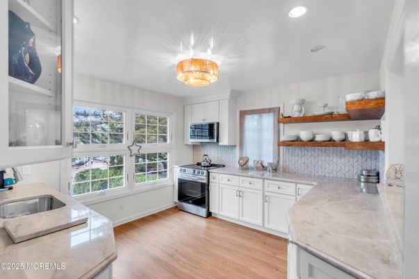 Chandelier, Interior, Kitchen, Recessed Lighting, Wood Texture Flooring