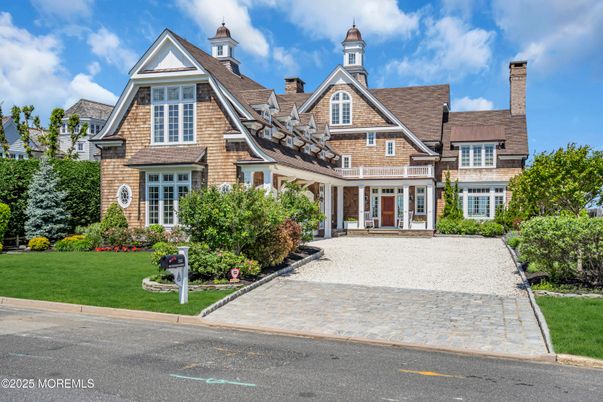 Exterior, Facade, Tudor Revival