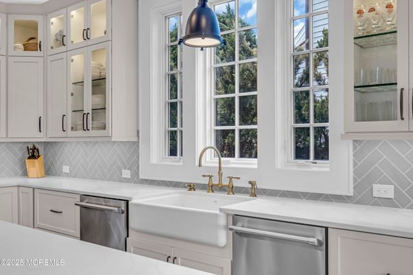 Interior, Kitchen, Pendant Lights, Stainless Steel Appliances