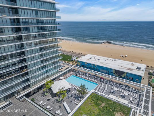 Exterior, Pool, Water