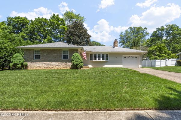 Attached, Exterior, Facade, Ranch