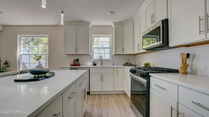 Interior, Kitchen, Pendant Lights, Recessed Lighting, Wood Texture Flooring