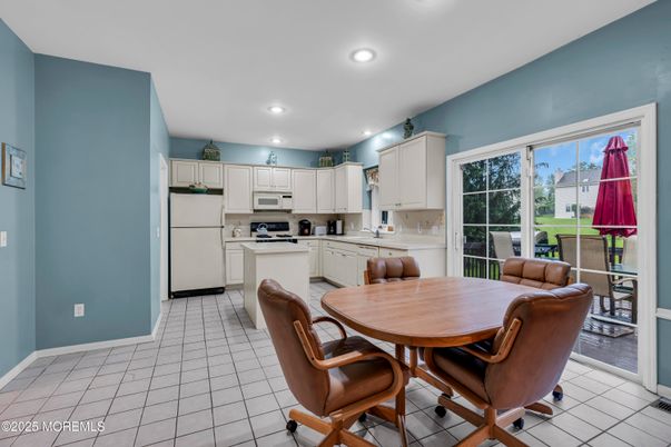Dining room, Interior, Kitchen, Recessed Lighting