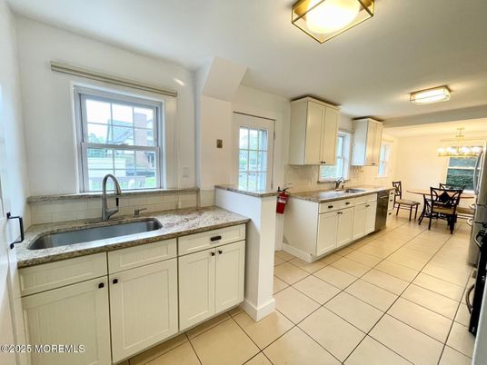 Chandelier, Dining room, Interior, Kitchen