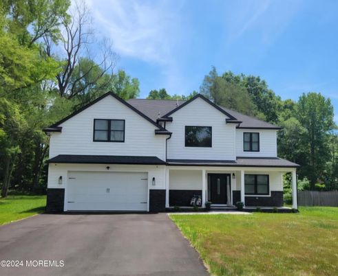 Attached, Exterior, Facade, Farmhouse