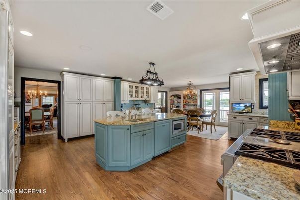 Chandelier, Dining room, Interior, Kitchen, Recessed Lighting, Wood Texture Flooring