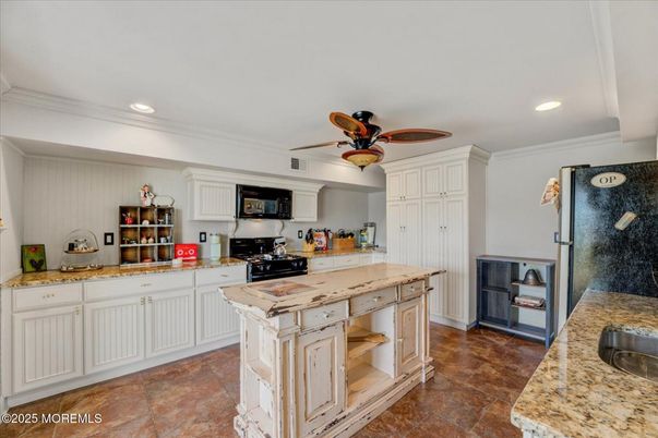 Interior, Kitchen, Recessed Lighting
