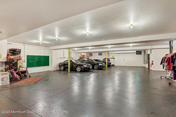 Garage, Interior
