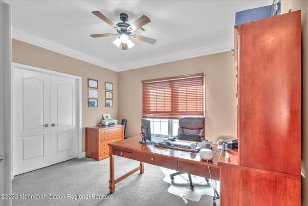 Home Office, Interior
